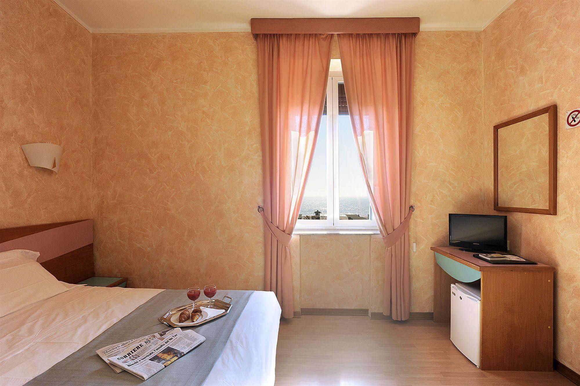 Hotel Bellavista Lido di Ostia Ngoại thất bức ảnh